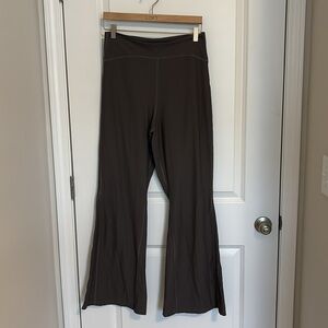 OLD NAVY | POWERSOFT FLAIR | SIZE L